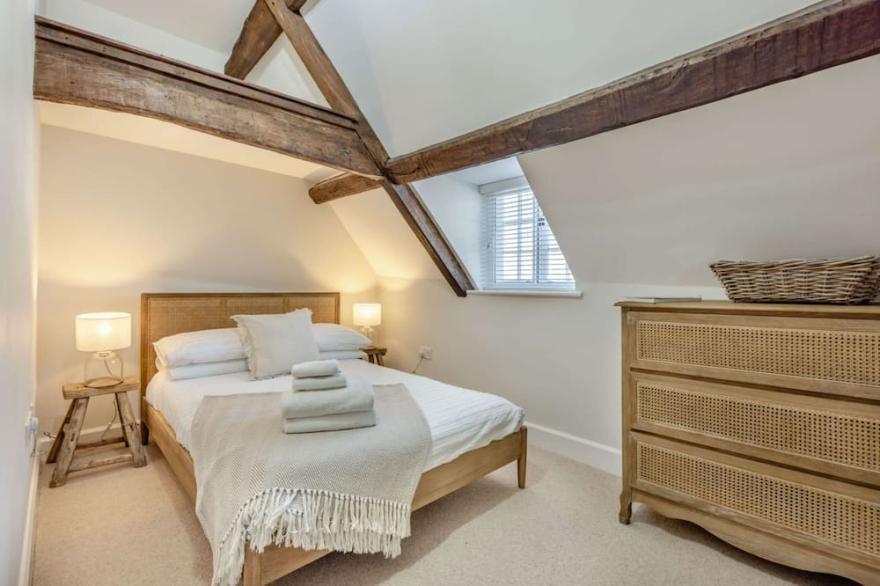 2 bedroom Cotswold Holiday Home - Abbots Cottage