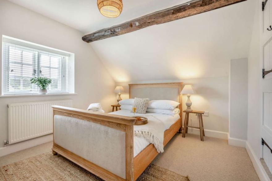 2 bedroom Cotswold Holiday Home - Abbots Cottage