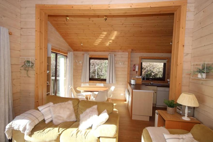 Hartland Hideaway Lodge - Comfort, Peace & Spacious Lodge in North Devon