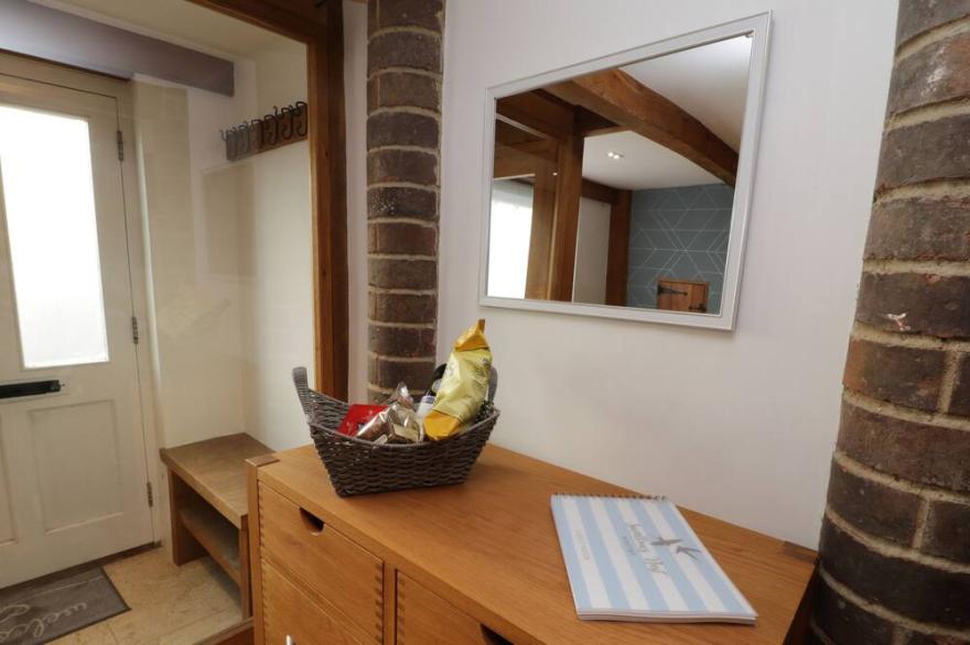 SWALLOWS NEST, pet friendly, character holiday cottage in Whitby