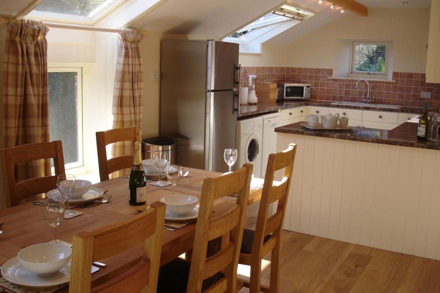 Spring Barn, Near Salcombe, Luxury Accom, 5 Bedroom, Sleeps 10, 4 Star Gold