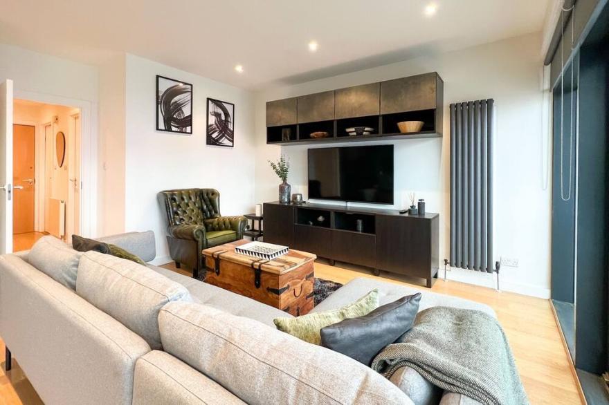 Lovely 2 Bed Duplex Apartment with Hydro Views