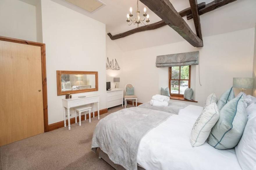 Bridge House Apartment 3 -  an apartment that sleeps 6 guests  in 3 bedrooms