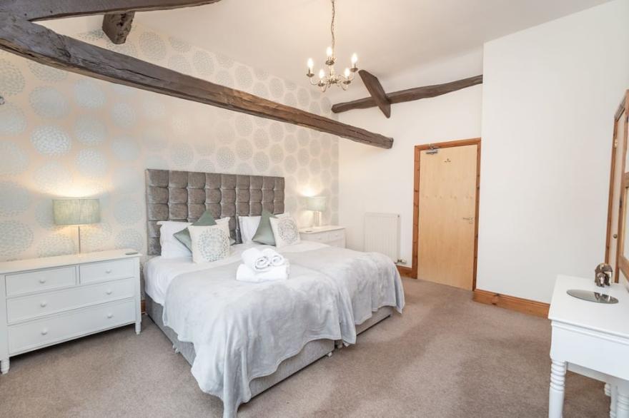 Bridge House Apartment 3 -  an apartment that sleeps 6 guests  in 3 bedrooms