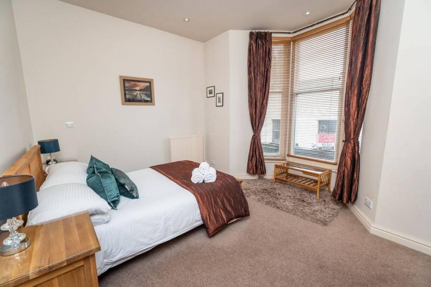 Crandy Nook -  a maisonette that sleeps 6 guests  in 4 bedrooms