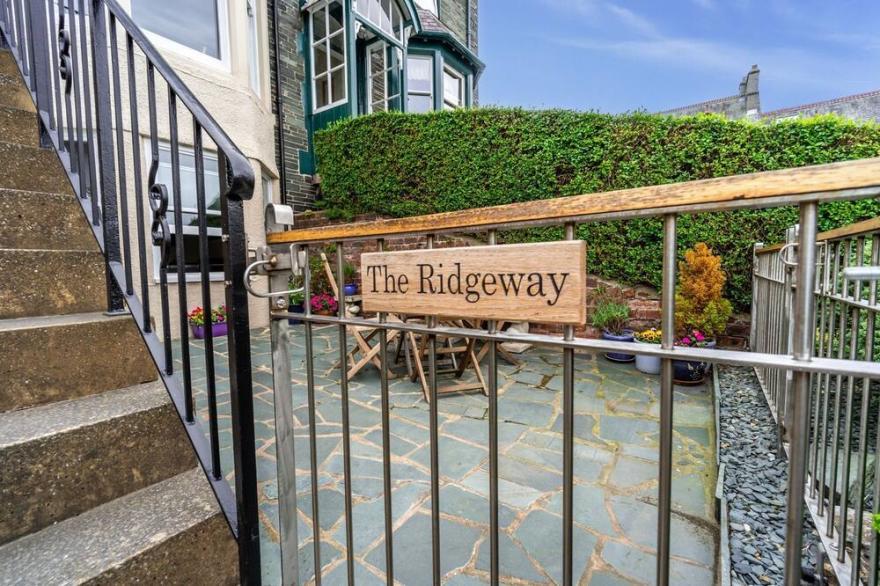 The Ridgeway -  an apartment that sleeps 4 guests  in 2 bedrooms