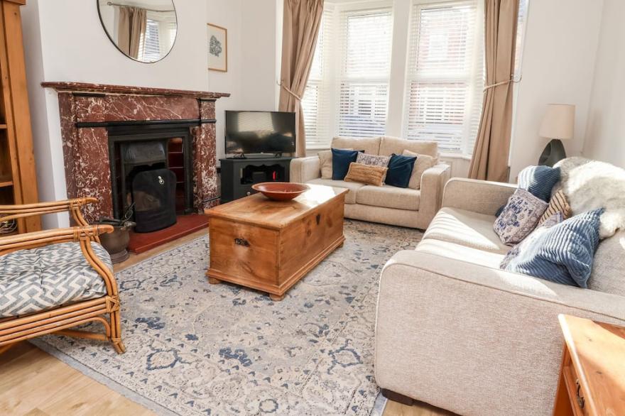 SEAFARERS, pet friendly, character holiday cottage in Scarborough
