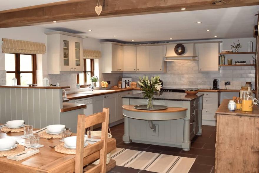 Idyllic 17th Century Farmhouse with Glorious Mountain Views