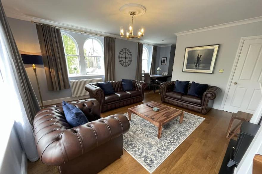 Park View -  an apartment that sleeps 6 guests  in 3 bedrooms