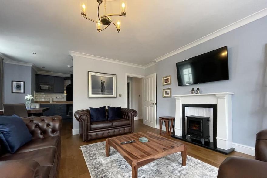 Park View -  an apartment that sleeps 6 guests  in 3 bedrooms
