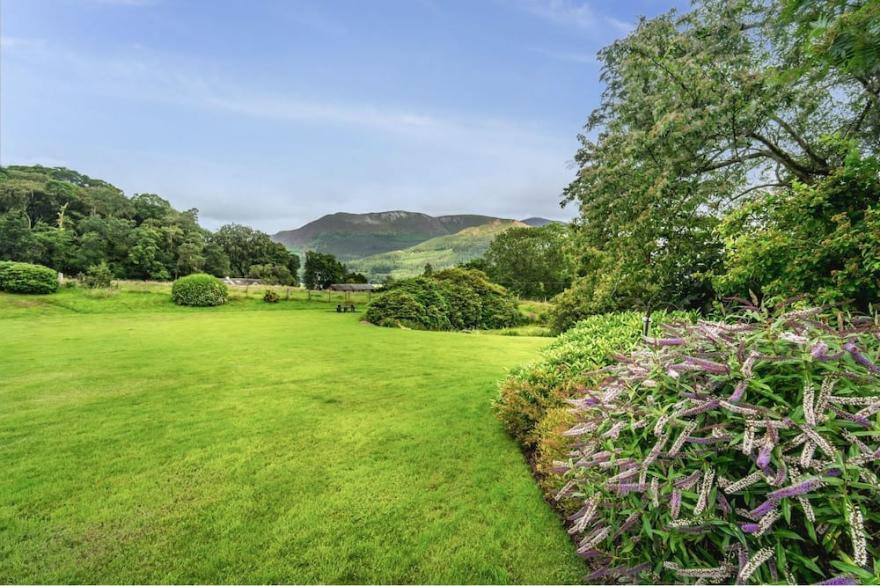 Lords Seat -  an apartment that sleeps 6 guests  in 3 bedrooms