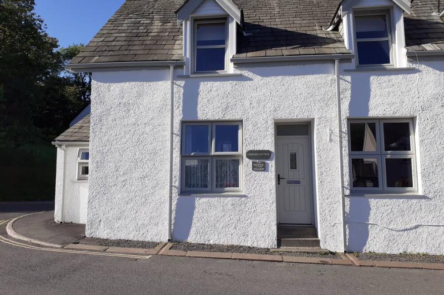 Stanger Cottage -  a cottage that sleeps 4 guests  in 2 bedrooms