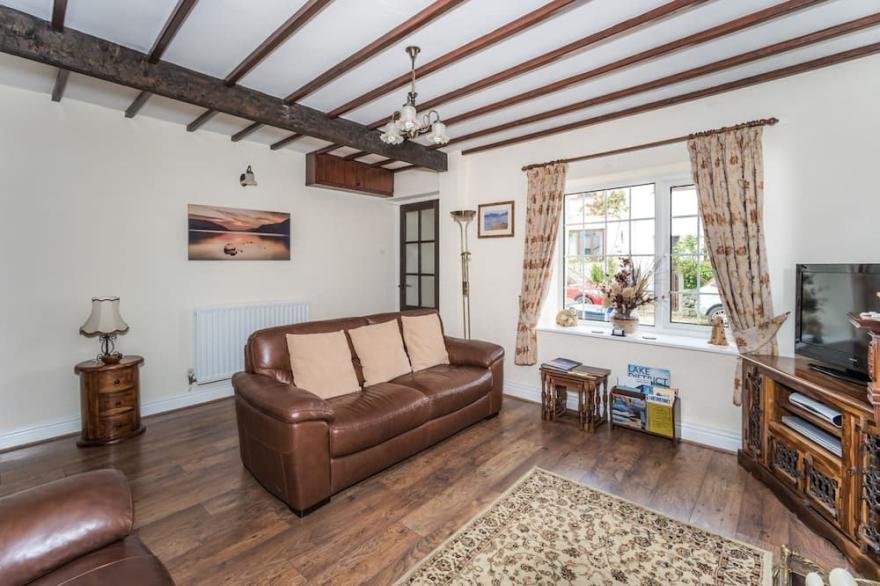 Millside Cottage -  a cottage that sleeps 4 guests  in 2 bedrooms