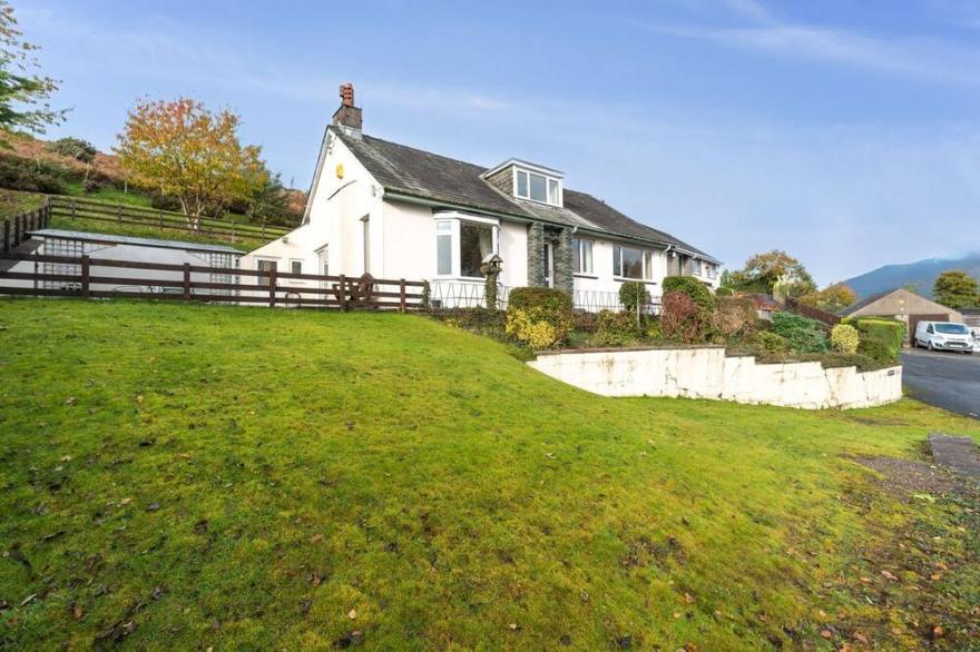 Rock Lynn -  a bungalow that sleeps 4 guests  in 2 bedrooms
