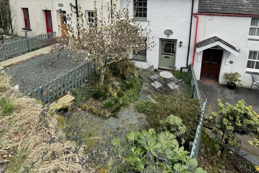 Barf Cottage -  a cottage that sleeps 5 guests  in 3 bedrooms