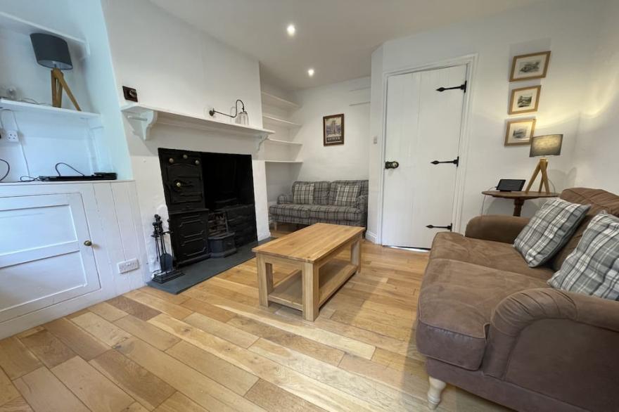 Barf Cottage -  a cottage that sleeps 5 guests  in 3 bedrooms