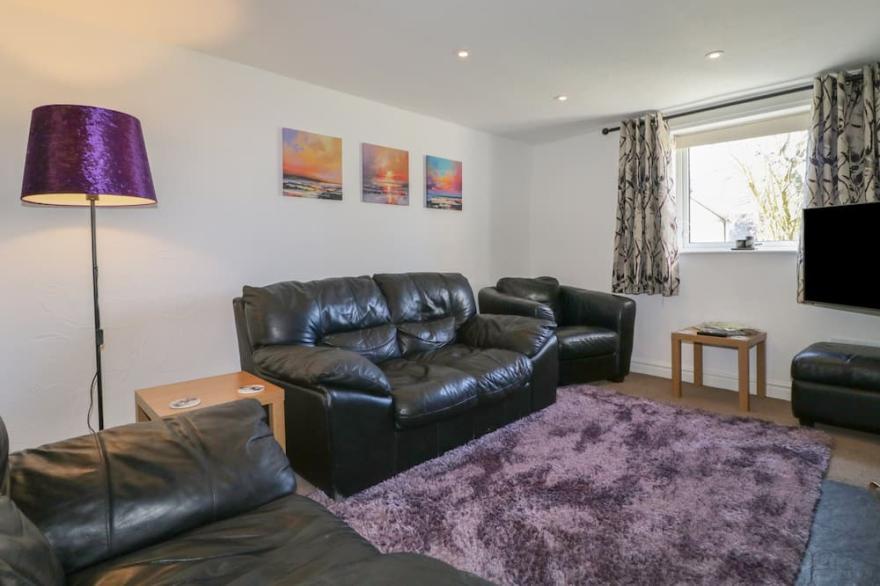 KILN HOW, pet friendly, with open fire in Threlkeld