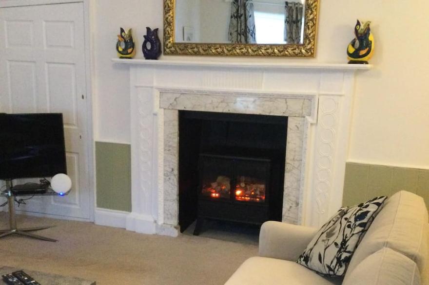 Townhouse Dartmouth sleeps 8