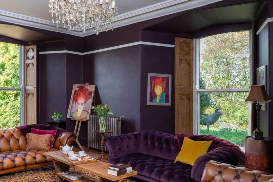 FERNHILL CASTLE, family friendly, luxury holiday cottage in Skipton