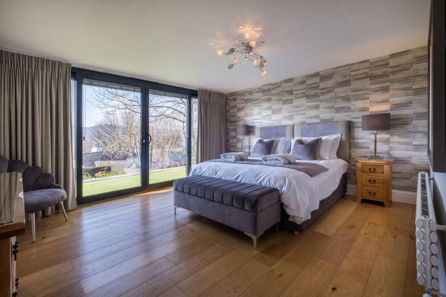 JASPERS RETREAT, pet friendly in Bowness-On-Windermere