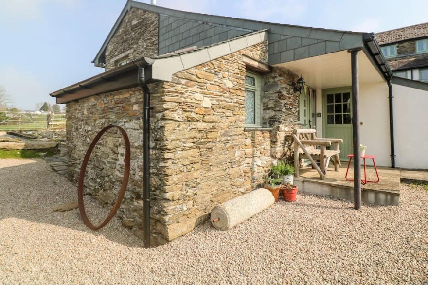 WHEEL COTTAGE, pet friendly, character holiday cottage in Pelynt