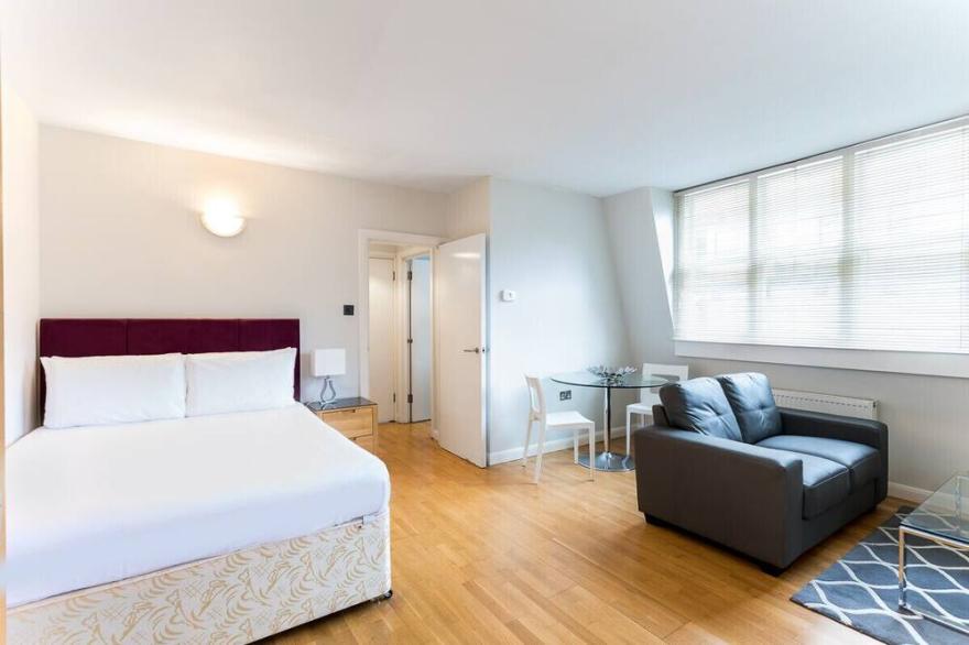 Groveland Court Apartment 1