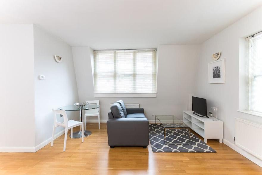 Groveland Court Apartment 1