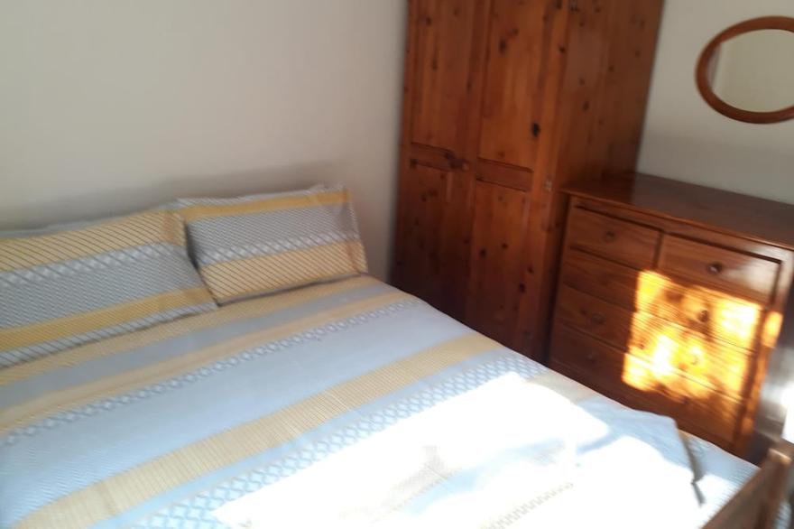 Self-contained annex close to all transport links in Glasgow's West End