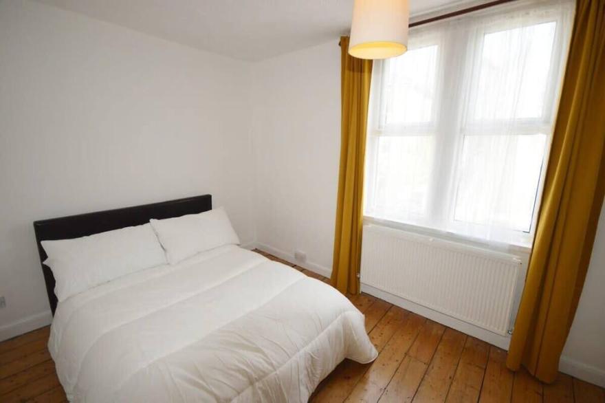 2 Bedroom Home in Gloucester Road