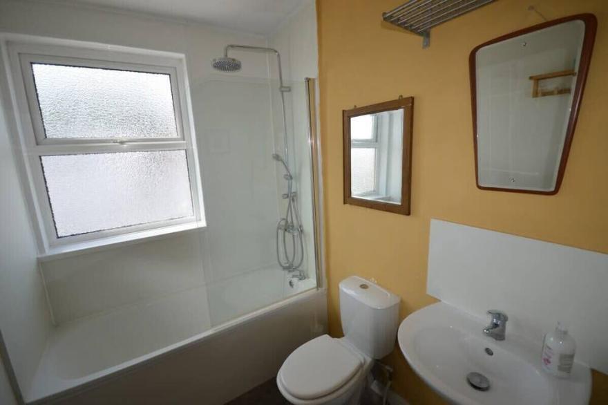 2 Bedroom Home in Gloucester Road
