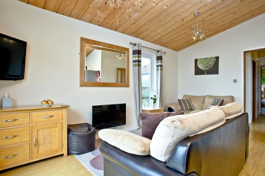 3 bedroom accommodation in Hawkchurch, Axminster