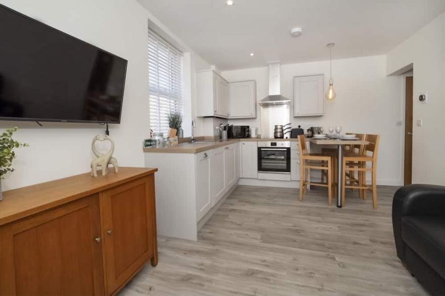 Livingstone Street Apartment 2 - sleeps 4 guests  in 1 bedroom