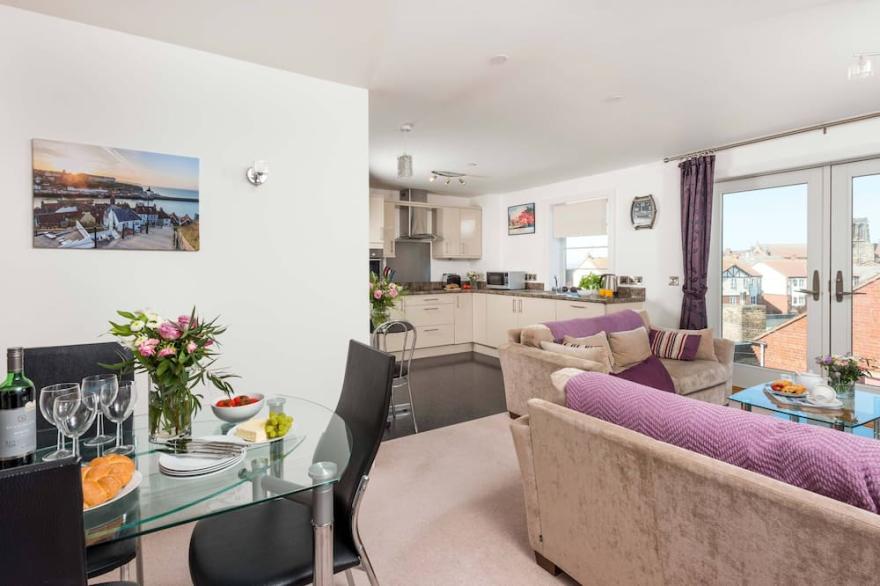 ABBEY VIEW APARTMENT, family friendly in Whitby