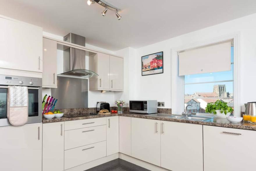 ABBEY VIEW APARTMENT, family friendly in Whitby