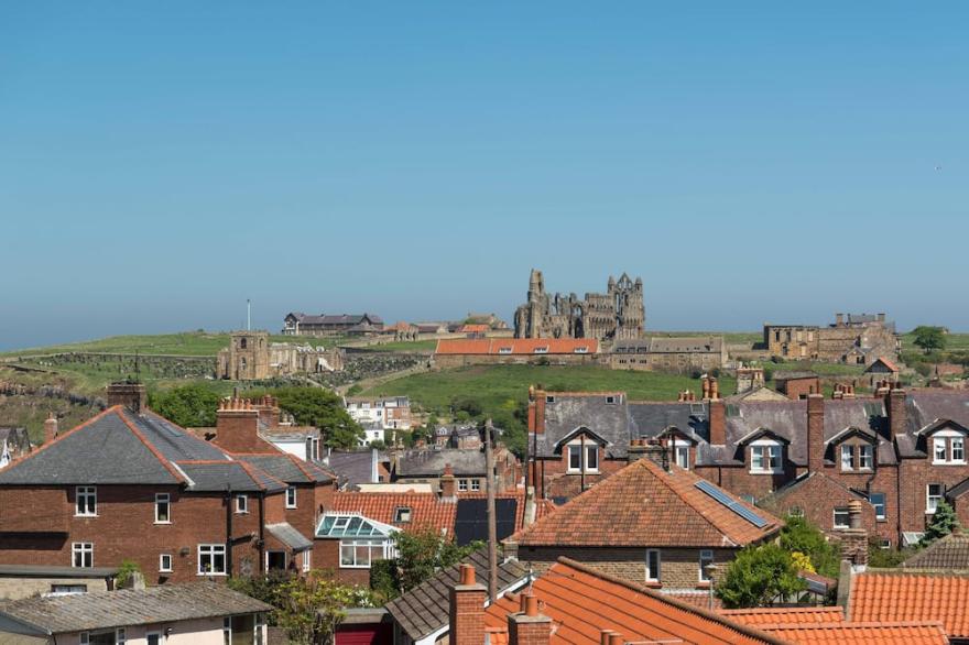 ABBEY VIEW APARTMENT, family friendly in Whitby