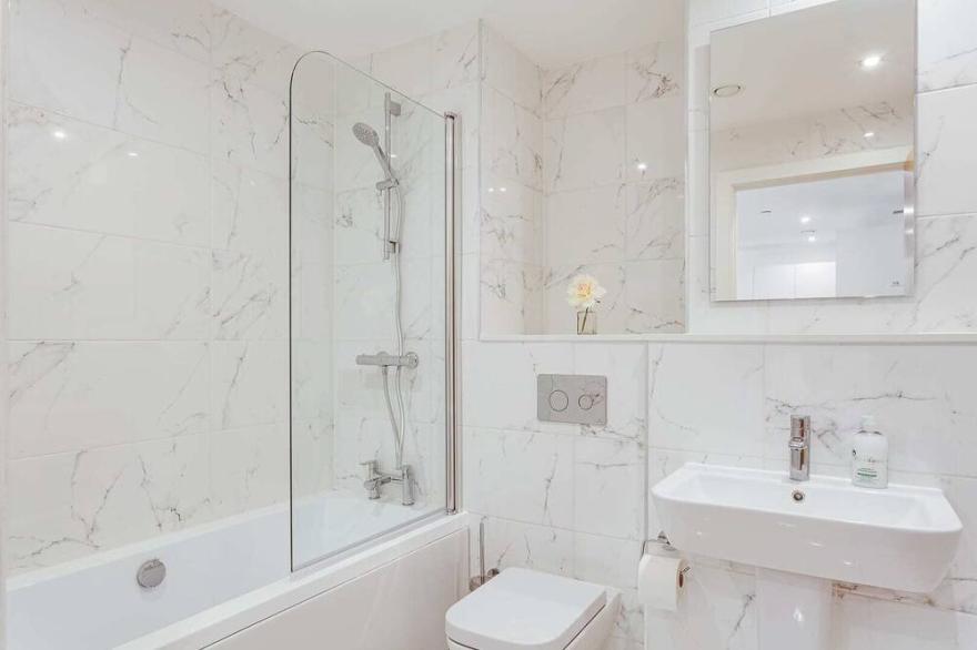 Modern and Stylish 1Bed Flat Centrally Located
