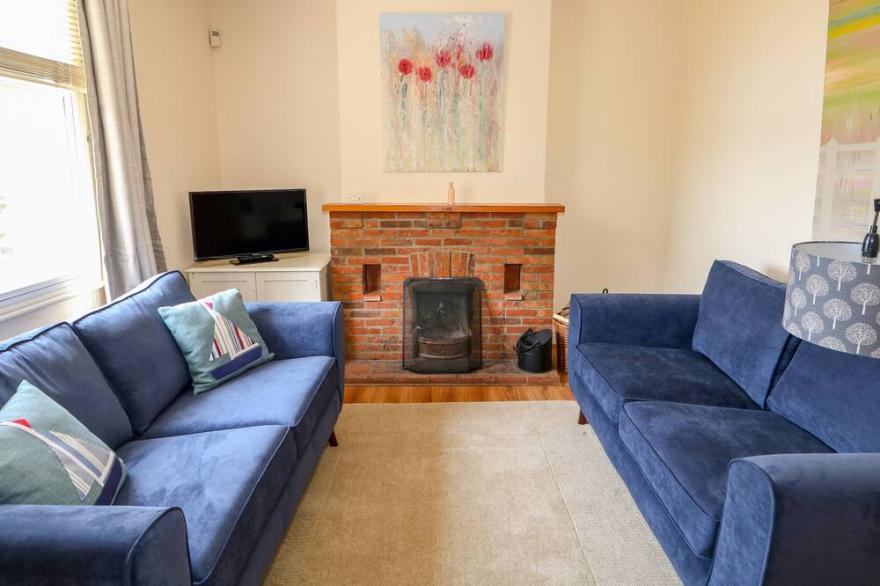THE ARTIST'S RETREAT, family friendly, with a garden in King's Lynn
