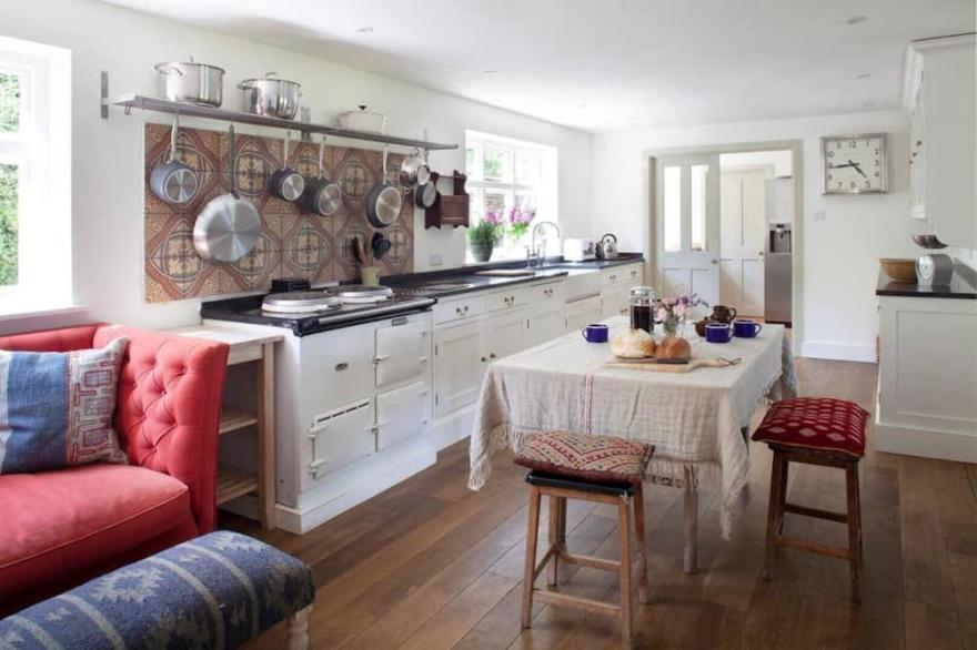 Idyllic house vast views, great for winter walks & cosy nights by open fires.
