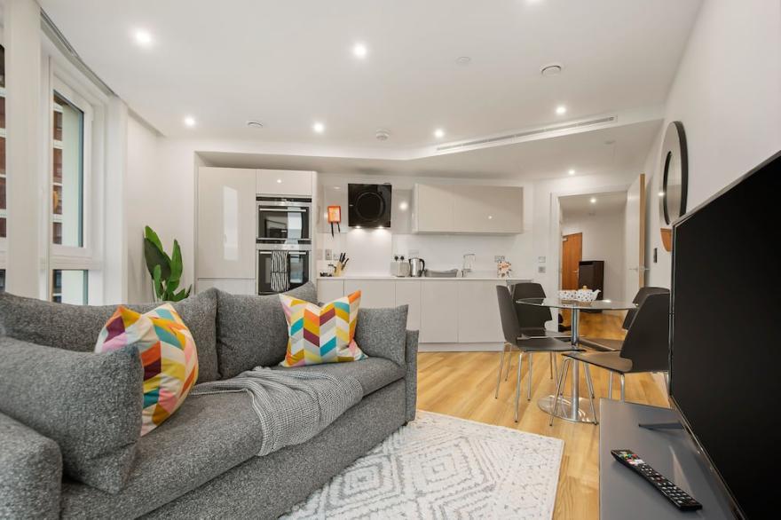 One bed 50m2 at 71 Alie Street in Aldgate