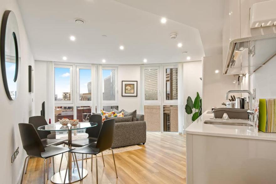 One bed 50m2 at 71 Alie Street in Aldgate