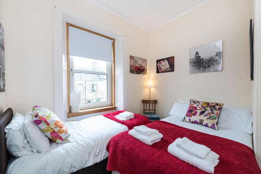 Ryehill Gardens Apartment - sleeps up to 14