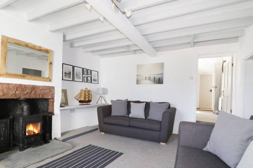 MARSH VILLA, pet friendly, with open fire in Silloth