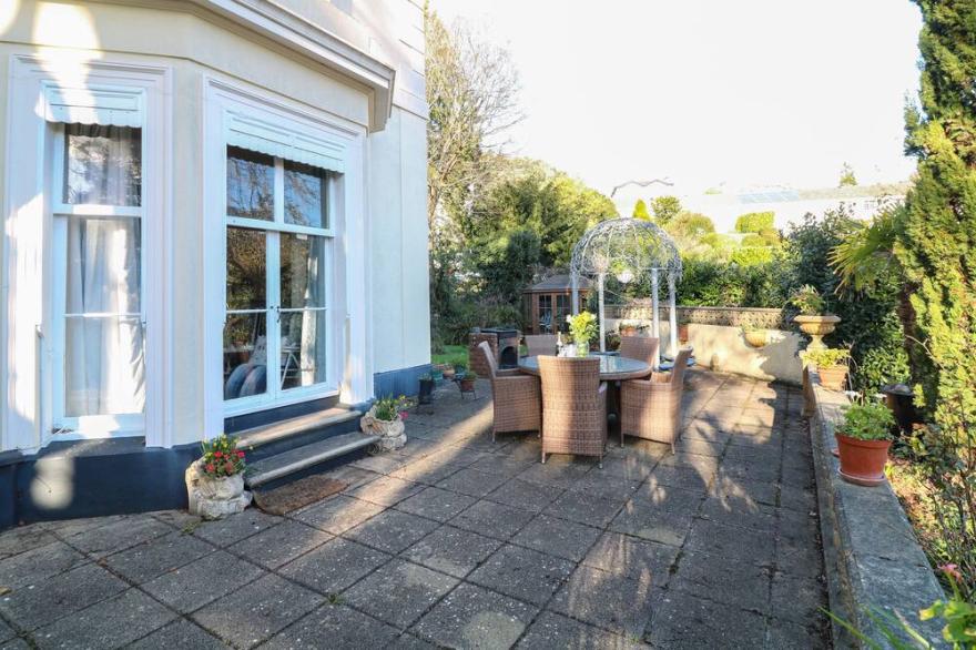 CLARENCE GREY HOUSE, family friendly, with a garden in Torquay
