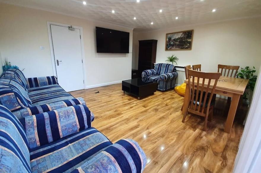 Lovely 5-Bed House in Essex