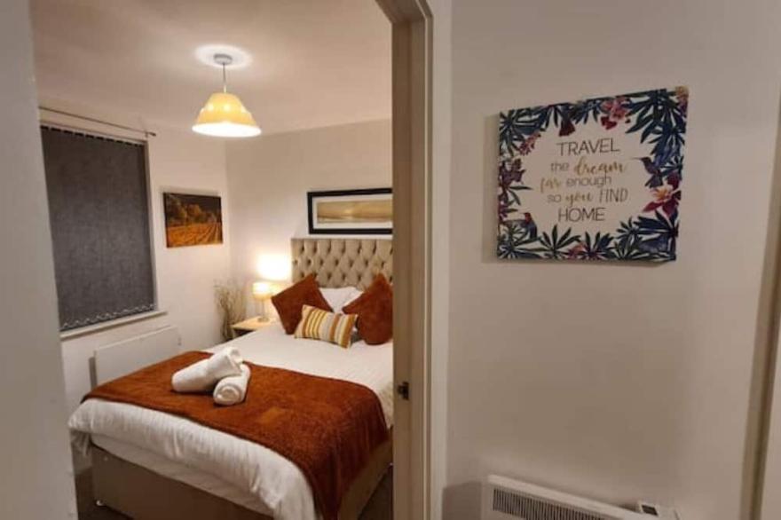 Cosy 2-Bedroom Apt + Wi-Fi + Free Parking