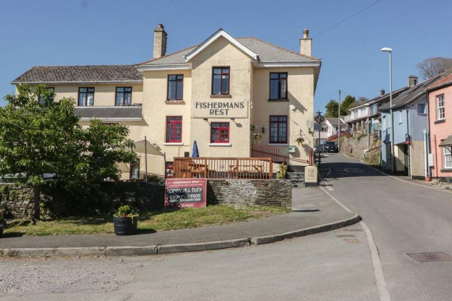 APPLE TREE COTTAGE, pet friendly, with open fire in Aveton Gifford
