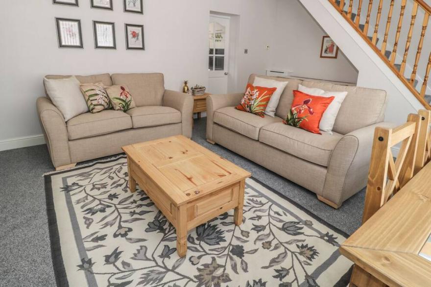 SALEE COTTAGE, country holiday cottage in Newbiggin-By-The-Sea