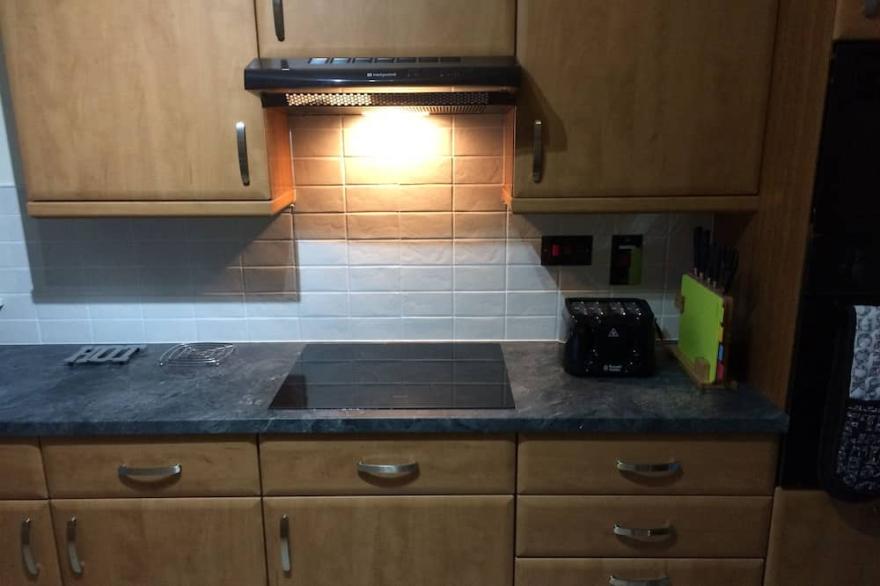 Detached 3 Bedroom cottage 30 minute walk to stornoway town centre