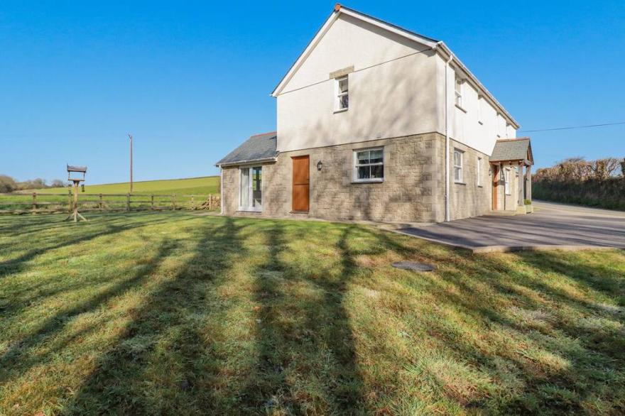 ILGRAM, family friendly, country holiday cottage in St Newlyn East