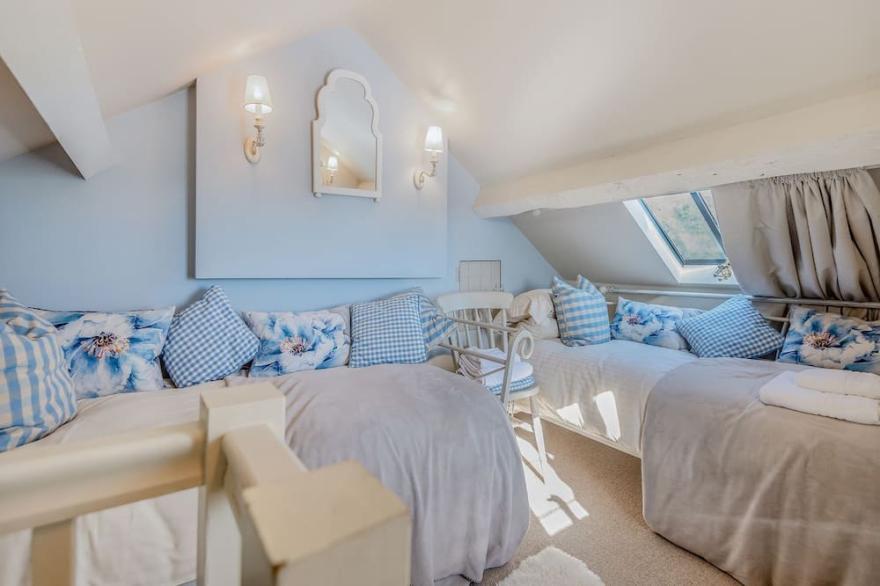 8 bedroom accommodation in Horsemans Green